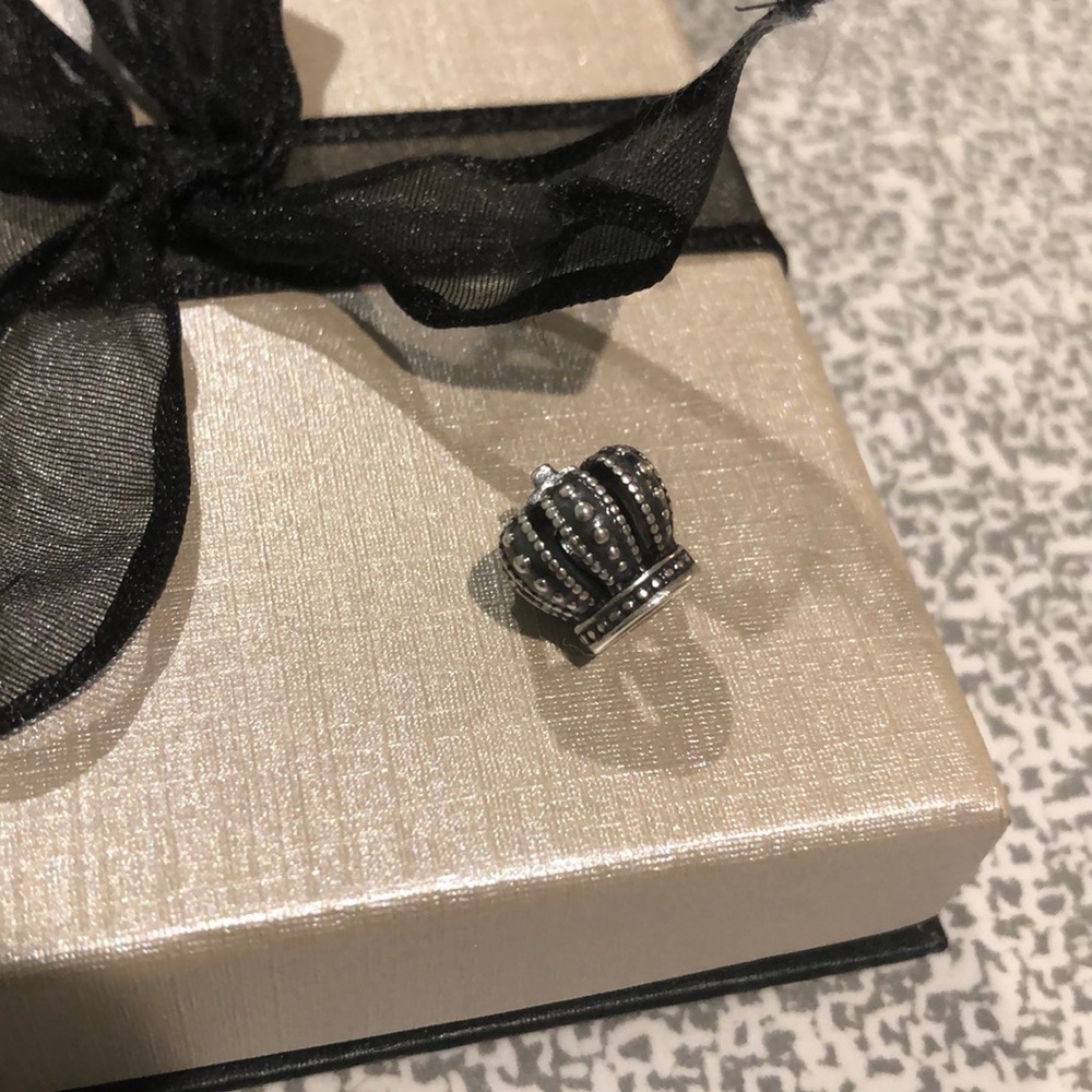 Pandora Crown Charm 👑
